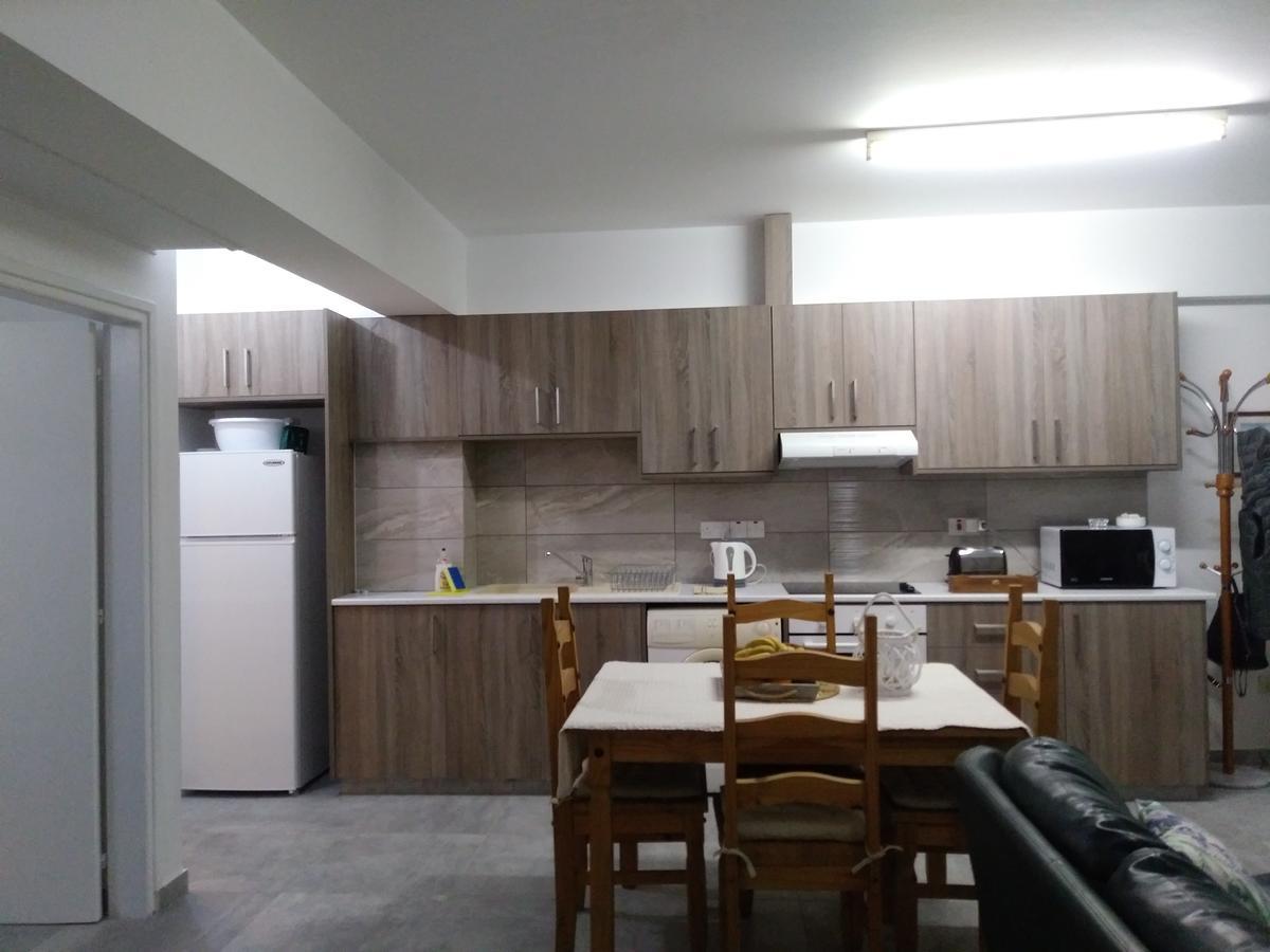 Adonis Apartment Paphos 外观 照片